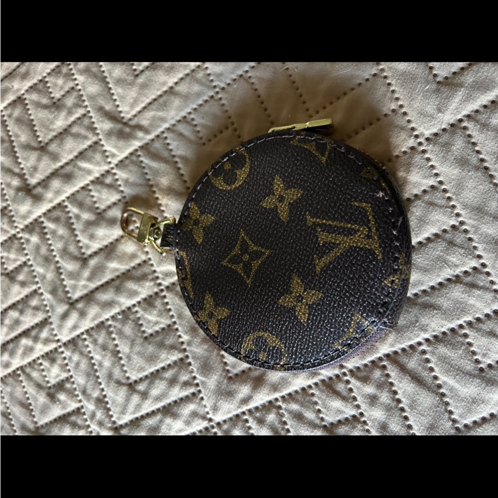 Louis Vuitton change holder